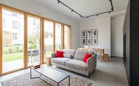 Modern Loft In Paris Montreuil